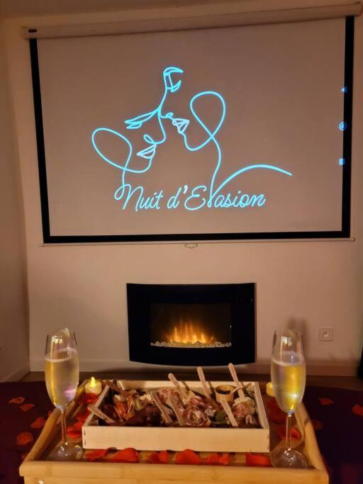 Nuit D'Evasion Love Room Avec Baignoire Balneotherapie تولون المظهر الخارجي الصورة